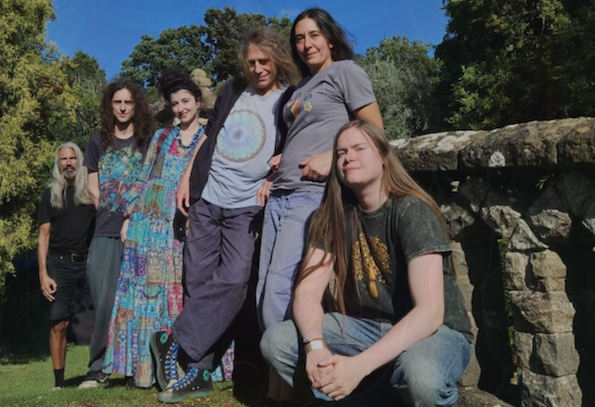 OZRIC TENTACLES UNVEIL VISUALISER FOR TITLE TRACK? LOTUS UNFOLDING?