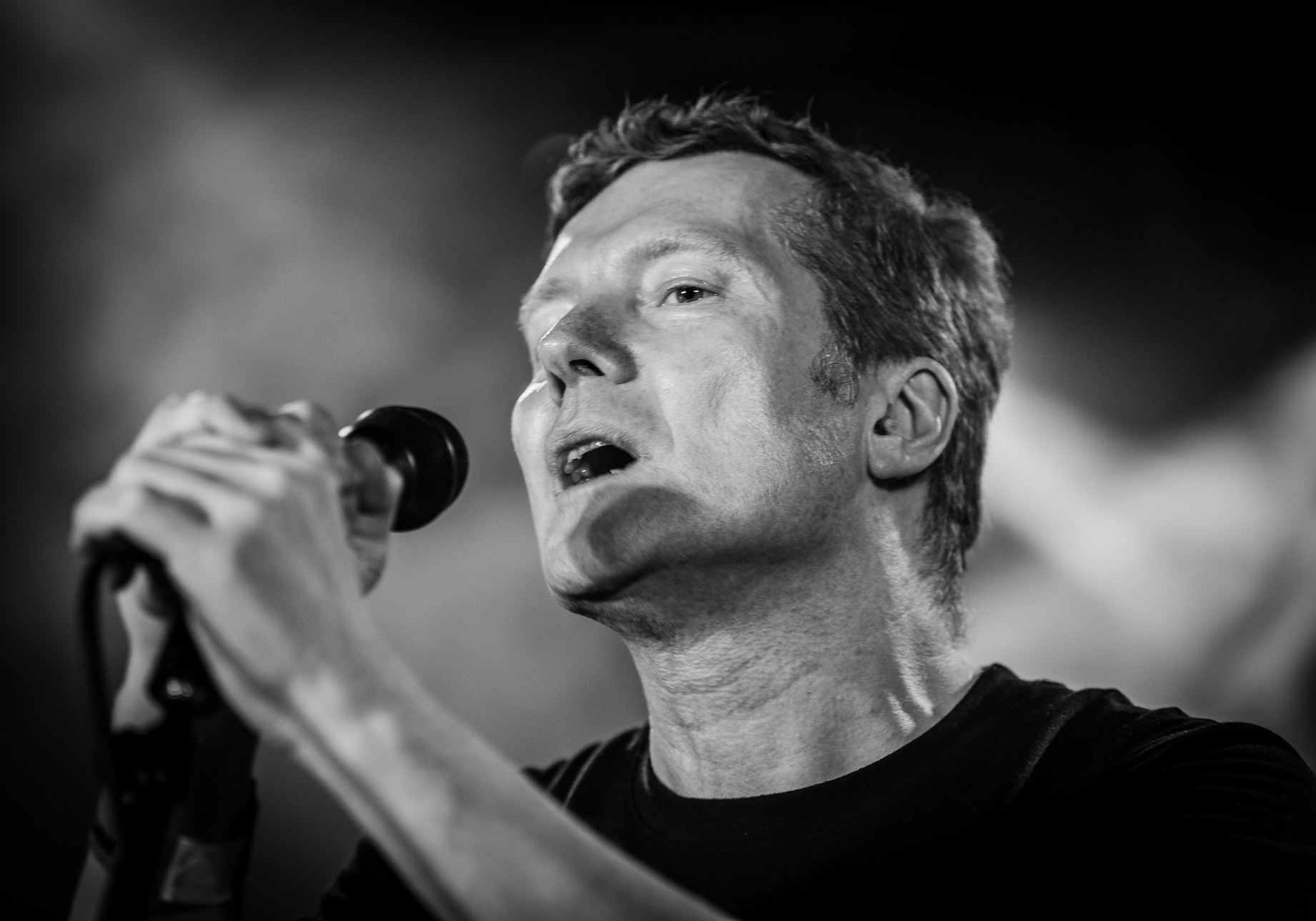 TIM BOWNESS ANNOUNCES NEW ALBUM POWDER DRY? AND SHARES FIRST SINGLE ROCK HUDSON? + VIDEO